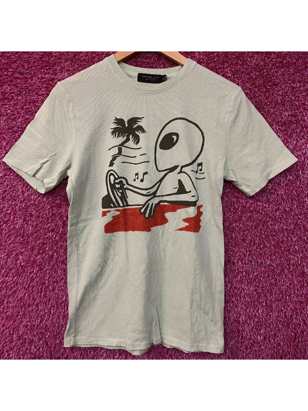 Junk Food Clothing Alien Driving Vintage Style Tee XS